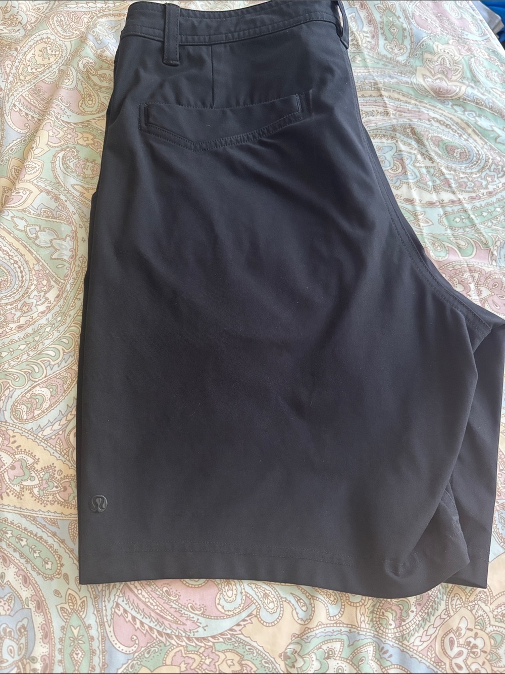 lululemon athletica Men's Black Athletic Shorts